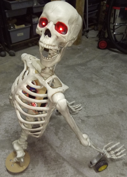 Creepy R2D2 - Casio FX-9750 calculator remote controlled Halloween prop