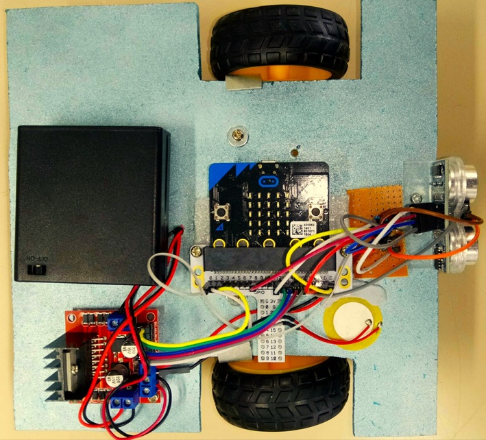 'Use It' Microbit robot controlled by Casio FX-9750 using radio.